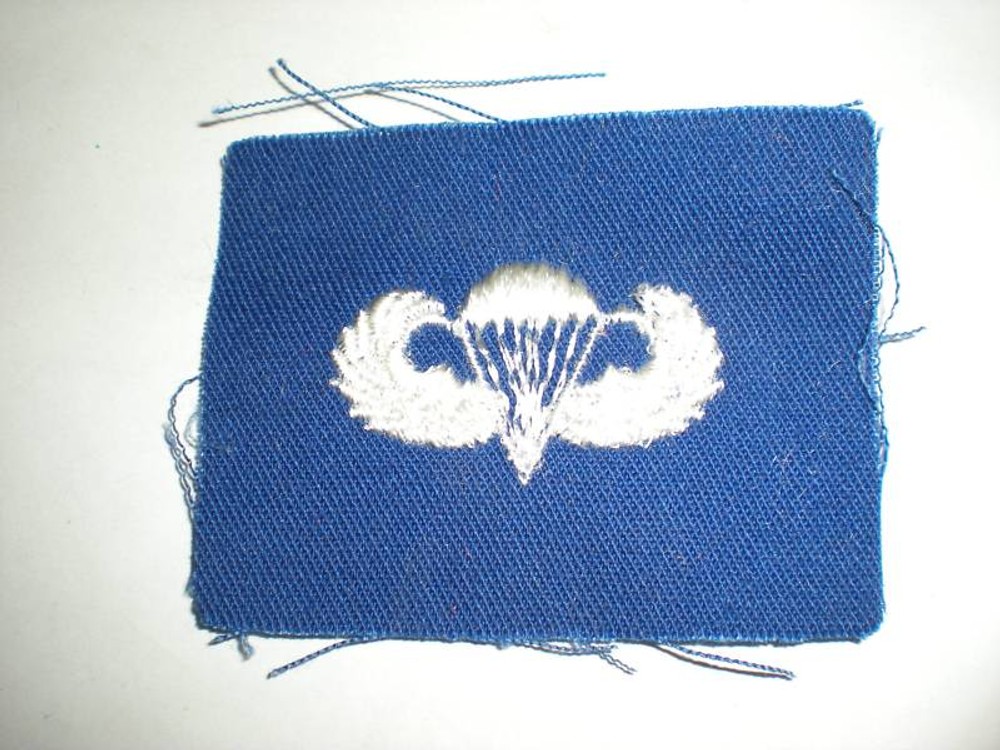 USAF BASIC PARA PARACHUTIST BADGE -  WHITE ON BLUE TWILL