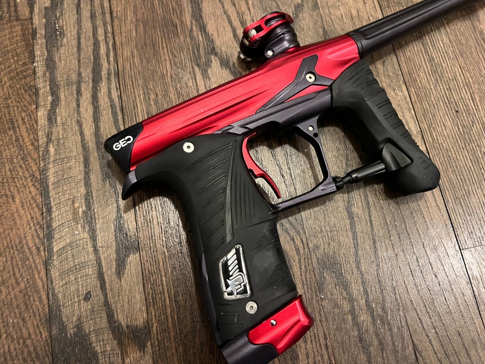 PLanet Eclipse GEO 3 Paintball Marker With IV Core