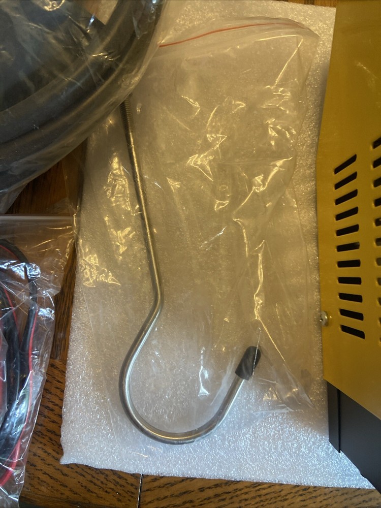 SOLARY SD301 EVAP Smoke Leak Detector (Open Box) Missing Oil Bottle