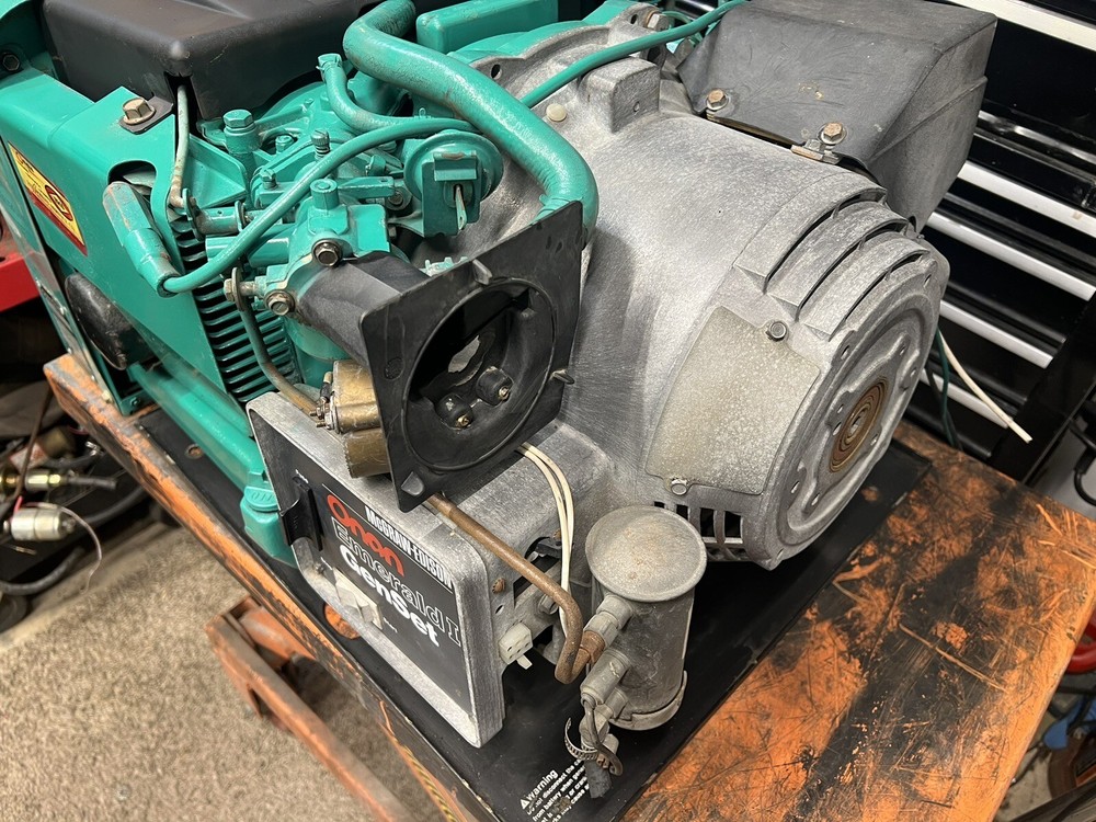 ONAN EMERALD 1 4000 WATT RV GENERATOR (click Item Description Needs Work)