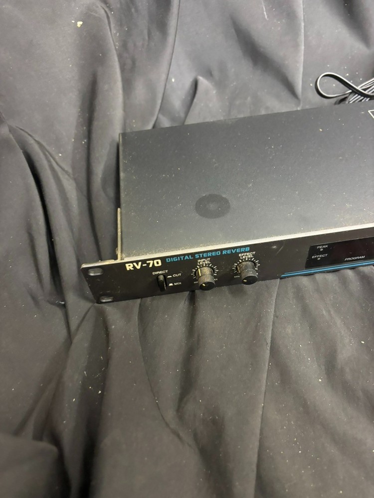 BOSS RV-70 Digital Reverb Processor Rack Effects Unit Tested Working