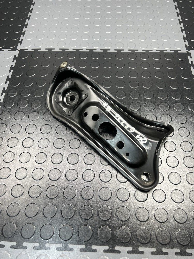 2004 LEXUS ES330 RIGHT SIDE ENGINE LOWER CRADLE SUBFRAME LOWER BRACKETOEM