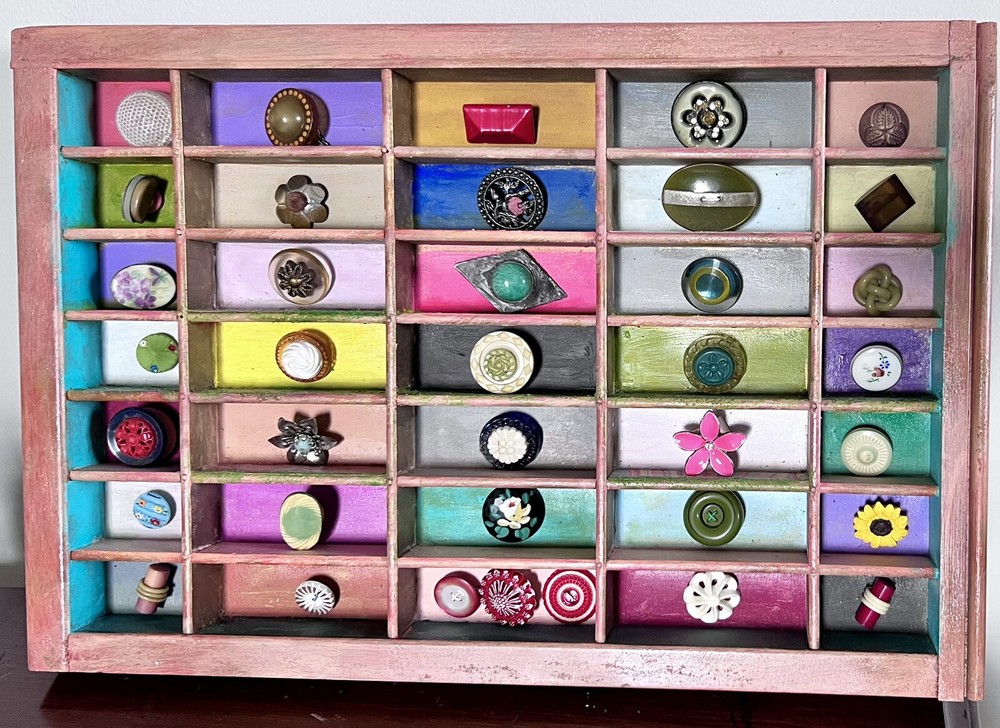 Antique Button Art Farmhouse