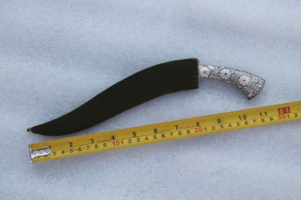 Fantastic curve iron blade Dagger Mughal Calligraphy silver inlaid work Handle
