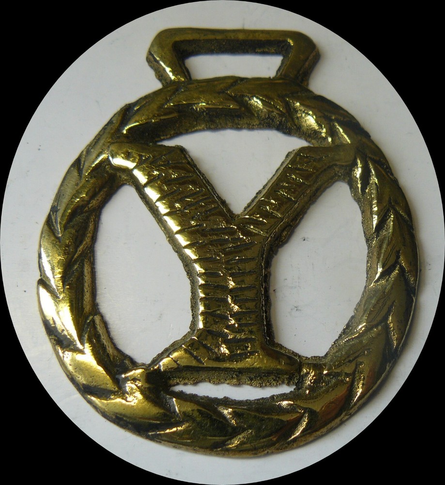 "Y" ALPHABET         Horse brass  (N685)
