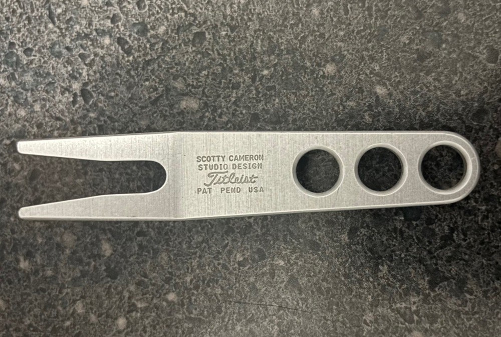 Scotty Cameron Pivot (Divot) Tool Red Dot Divot Tool Tin Silver Pat Pend Used 3