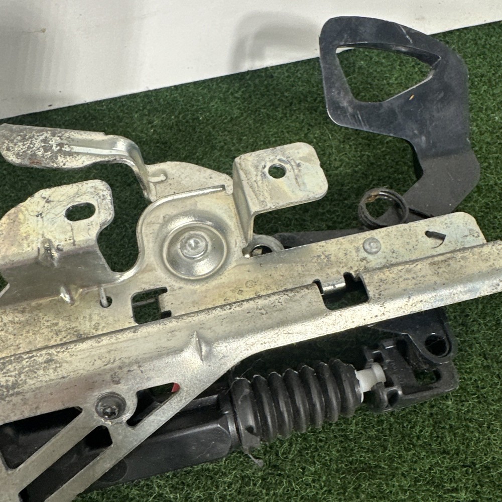 2013-2018 RAM 1500 2500 3500 TAILGATE HANDLE LOCK ACTUATOR OEM