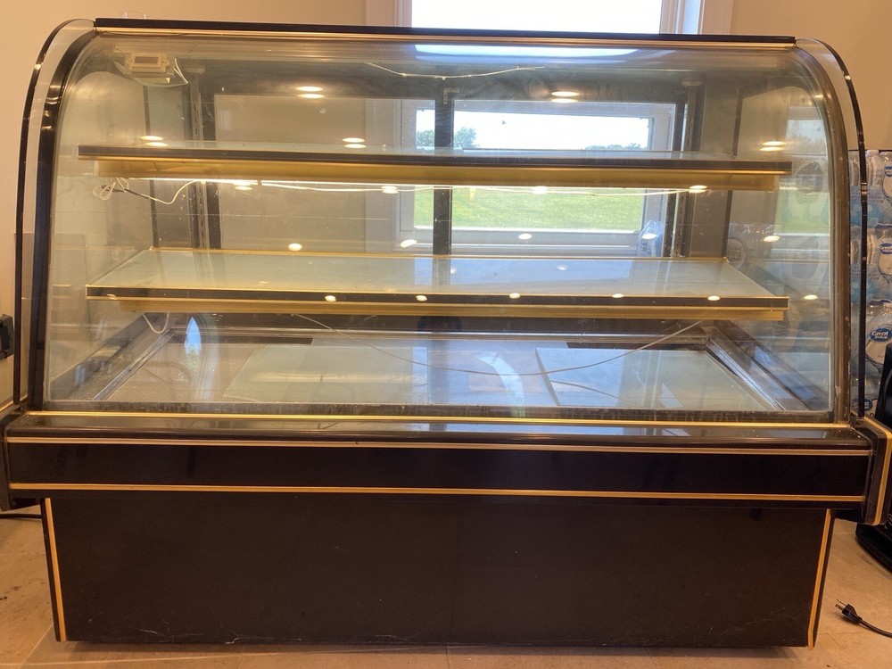 Costan Bakery/Deli Refrigerated Display Case