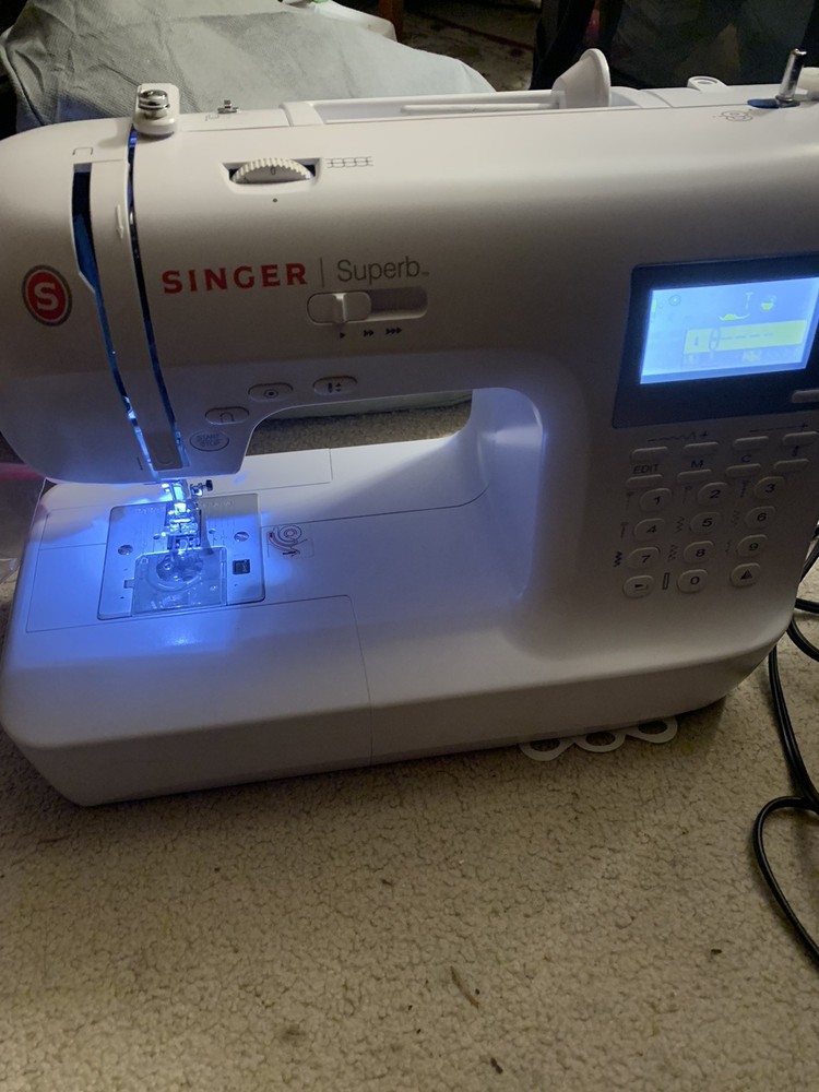 Singer Superb 2010 Computerized Programmable Sewing Machine W/ Pedal - WORKING