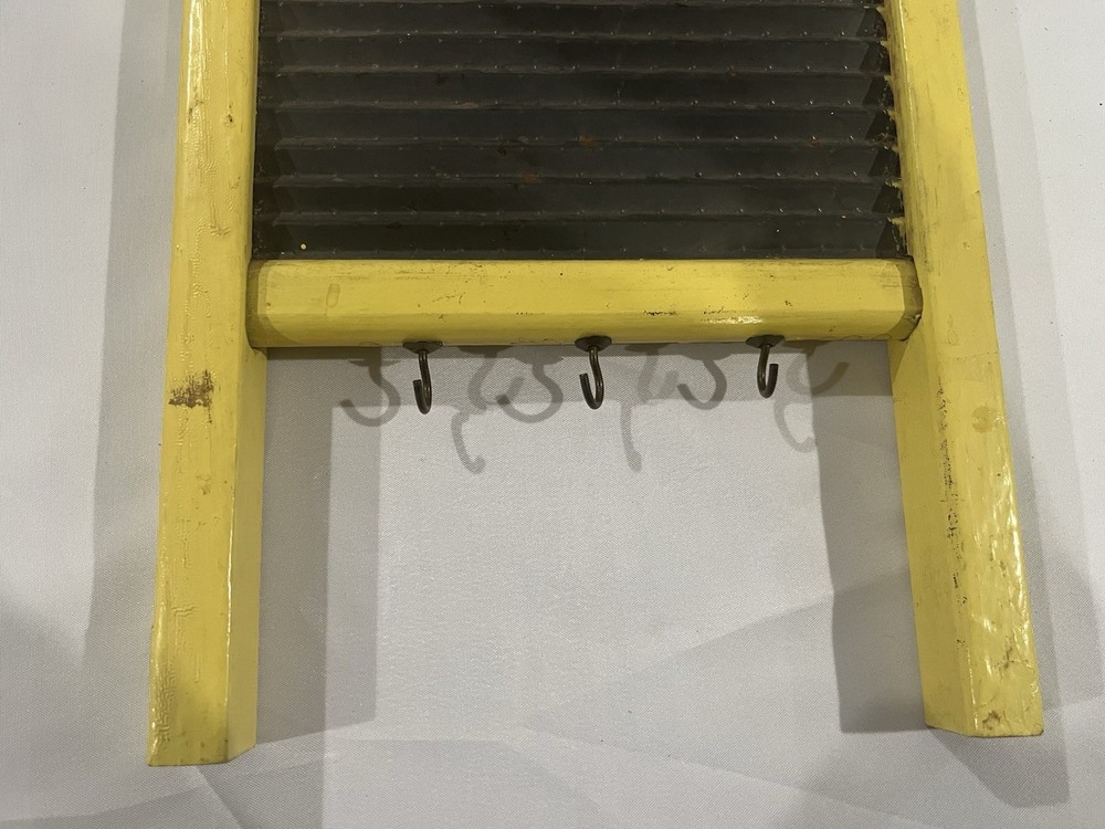 Vintage Wooden Washboard With Key Hooks