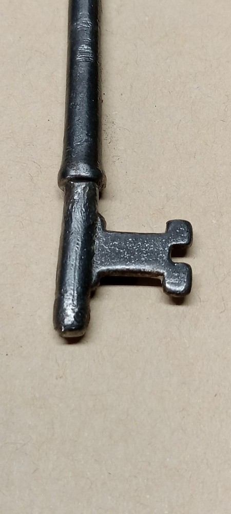 Vintage Solid Barrel Antique Skeleton Key Solid Steel
