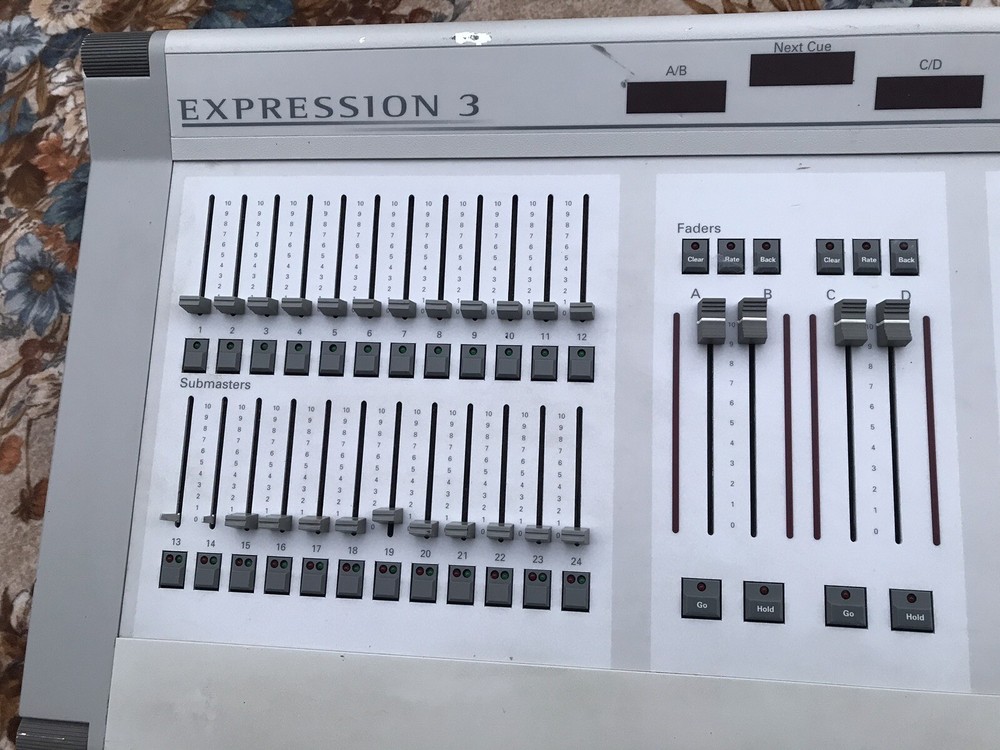 ETC Pro Expression 3 lightning Console, Model#4131A1004 / Read Description