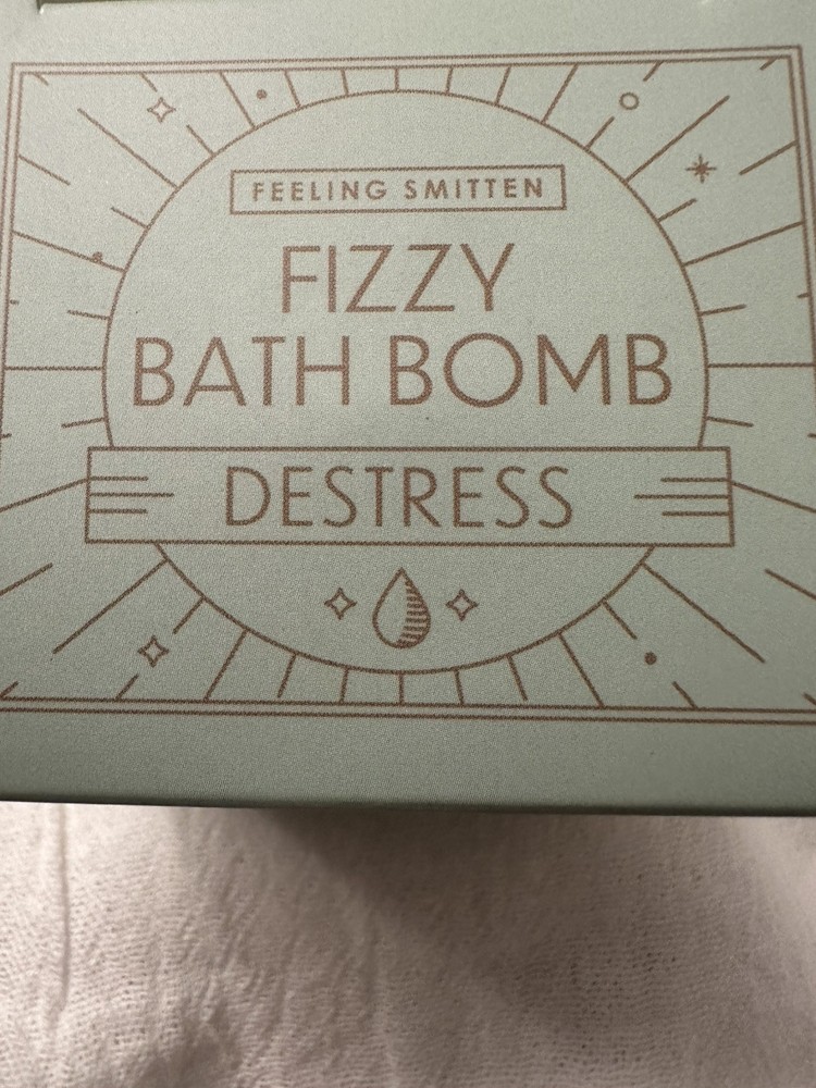 Feeling Smitten Fizzy Bath Bomb SOOTH 4.9 oz