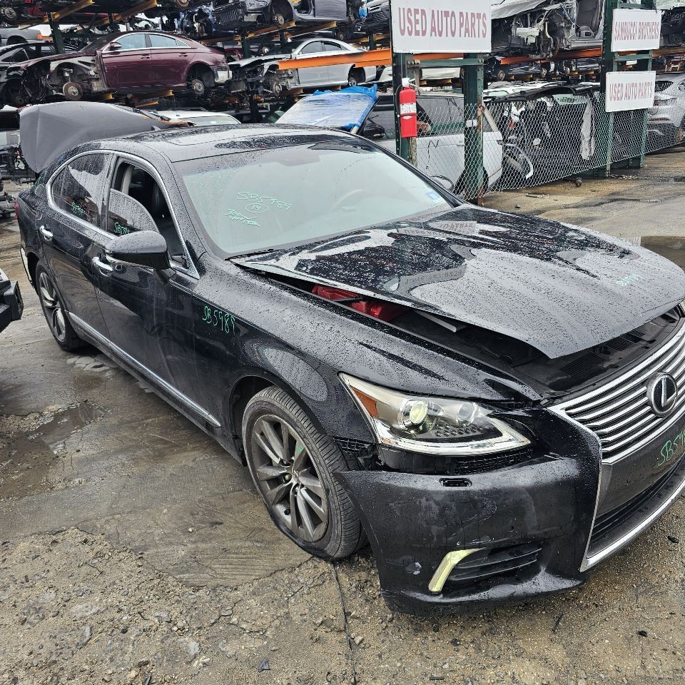 2013-2014 LEXUS LS460 REAR VIEW CAMERA (TRUNK MTD)