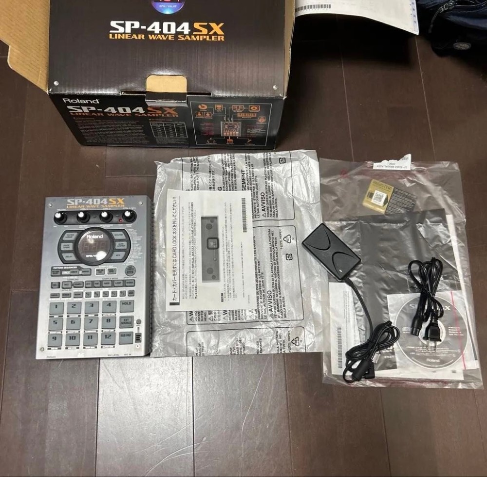 Roland SP-404SX Compact Linear Wave Sampler Tested Good Condition