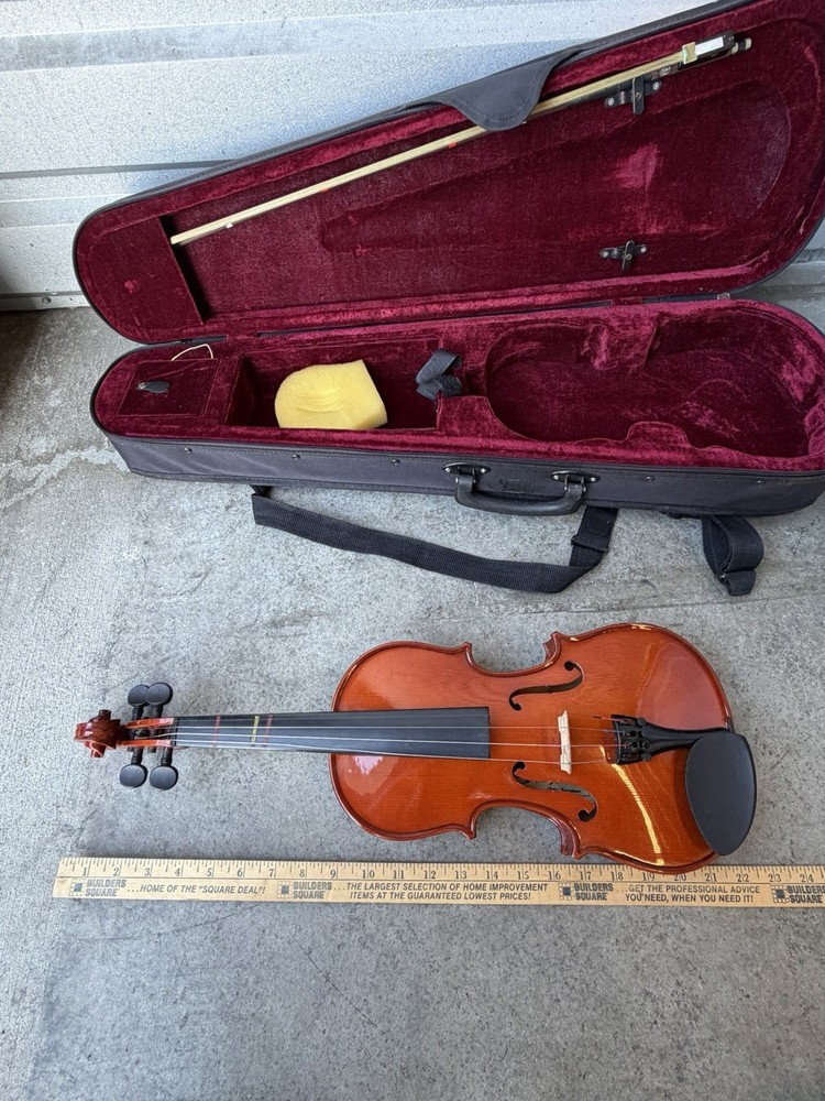 Rosetti Model 4/4 Violin w Carry Case