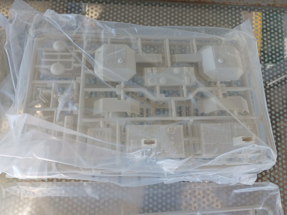 MPC 1/72 Space 1999 Eagle Transporter 14" Model Kit Plastic Models Space