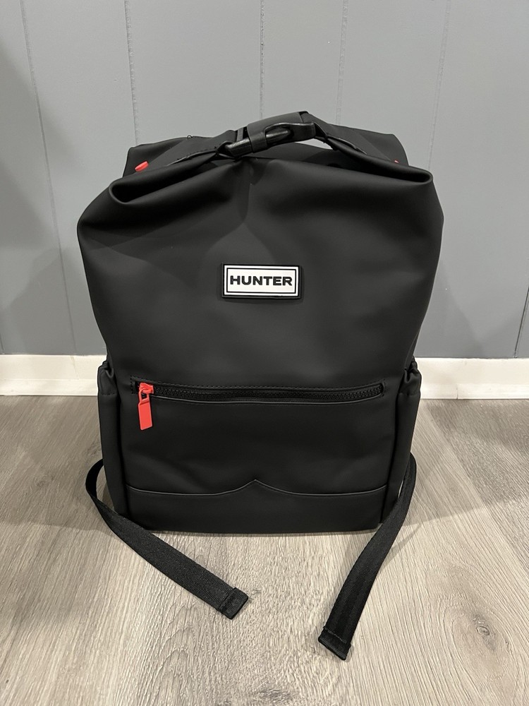 HUNTER Top Clip Backpack Smooth Black with Red Zipper