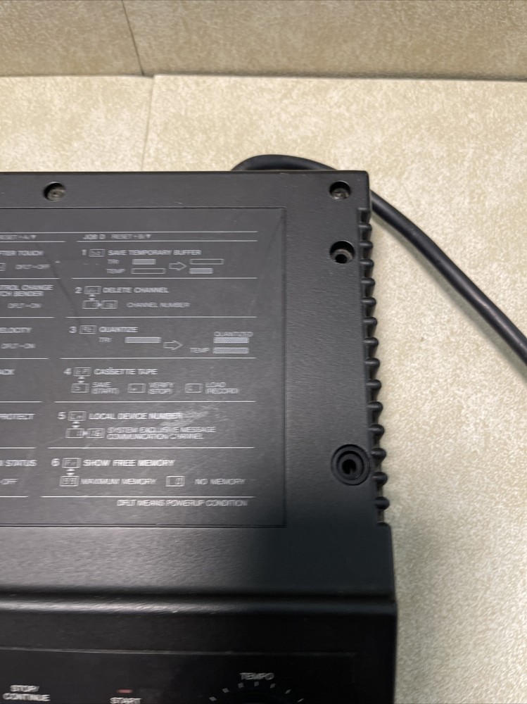 Yamaha QX21 Digital Midi Sequence Recorder. No Cables Included.