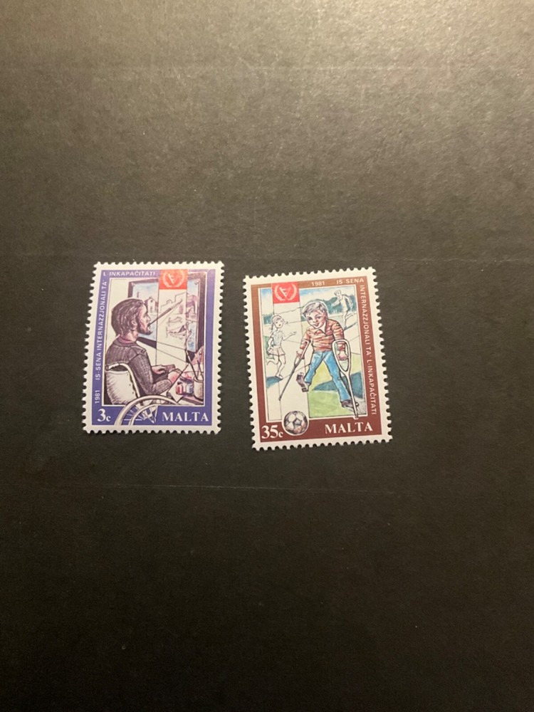 Malta Scott #588-9 never hinged
