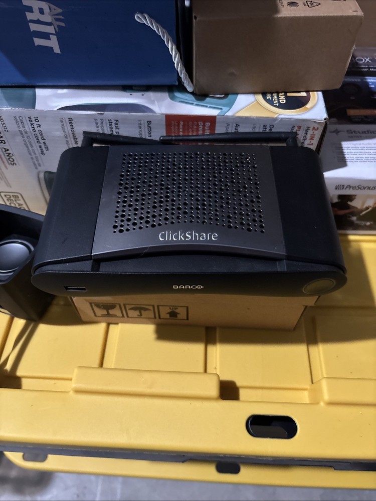 Barco ClickShare CSE-200 Wireless Presentation System With Power - 2 Buttons