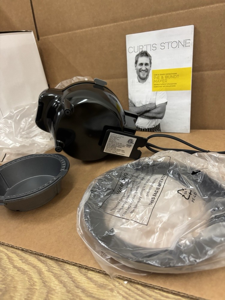 Curtis Stone Pie & Bundt Maker Black 10583BK
