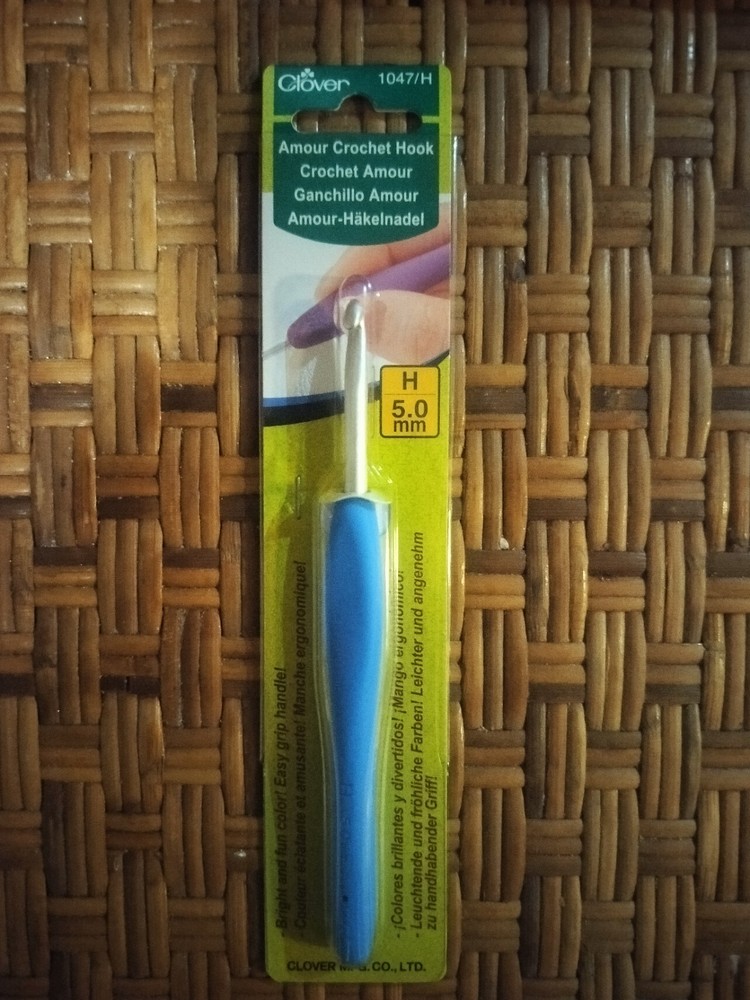 Amour Crochet Hook Size H/5.0mm