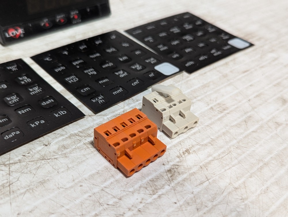 NEW Dwyer LCI108-00 4-Digit Compact Panel Meter / Indicator for Process Control