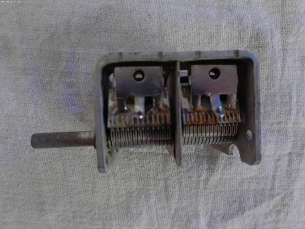 420/165pf VARIABLE CAPACITOR FOR PROJECTS 585pf TOTAL TESTED GOOD