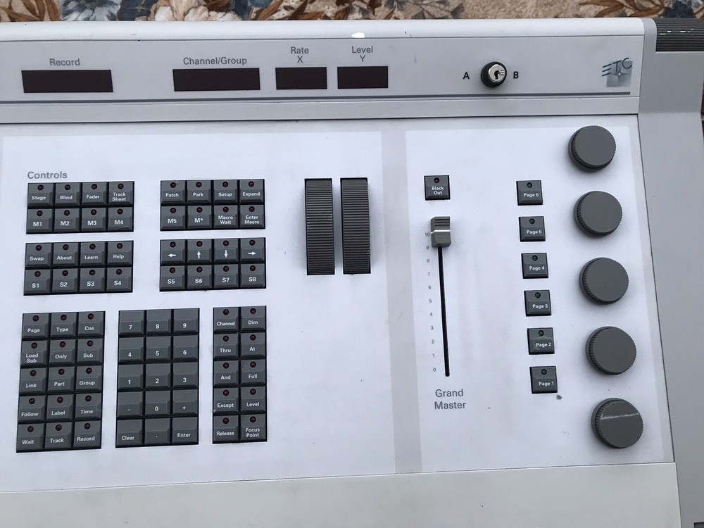 ETC Pro Expression 3 lightning Console, Model#4131A1004 / Read Description