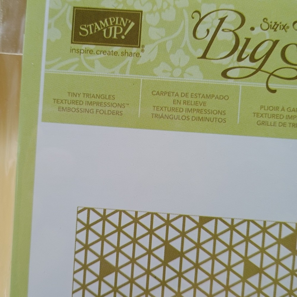 STAMPIN UP TINY TRIANGLES TEXTURED IMPRESSIONS EMBOSSING FOLDER NEW A31534