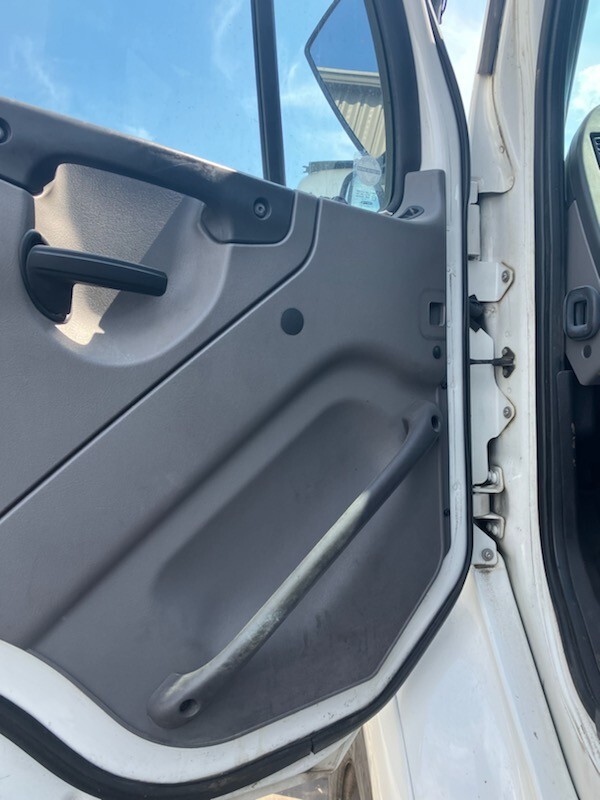 2013 FREIGHTLINER M2 LEFT HAND DOOR WHITE, ELECTRIC