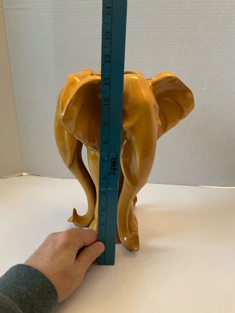 2005 Summit Collection Elephants Ceramic Vase