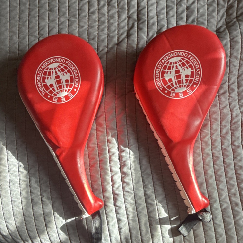 THE WORLD TAEKWONDO FEDERATION Red Strike Pad Pair