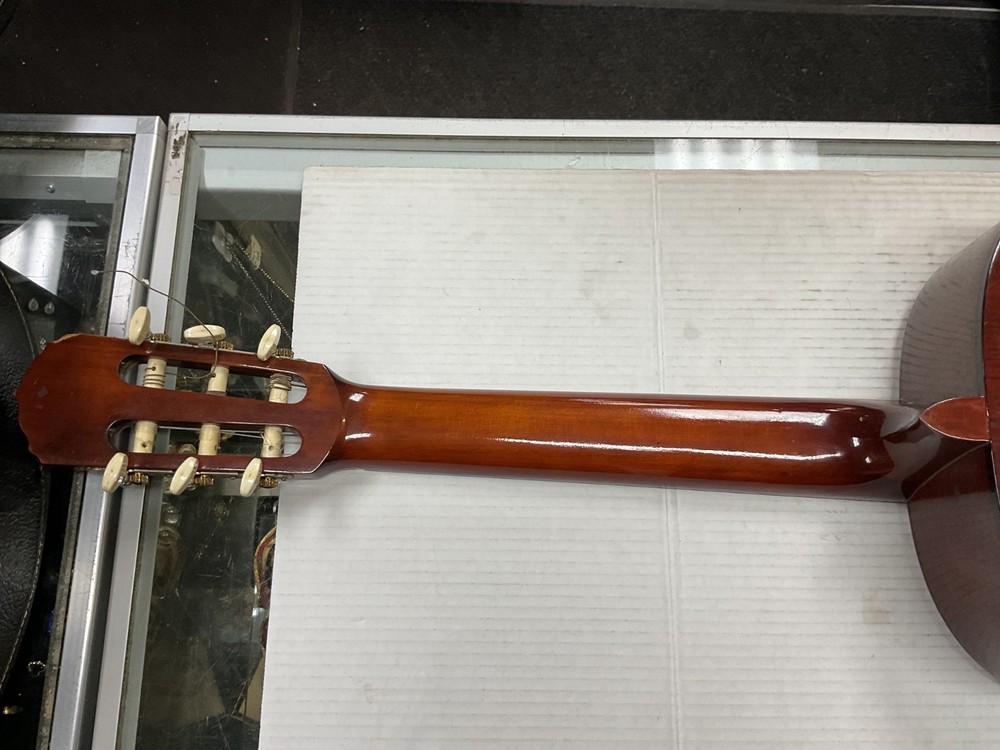 madeira C-60 classical acoustic guitar