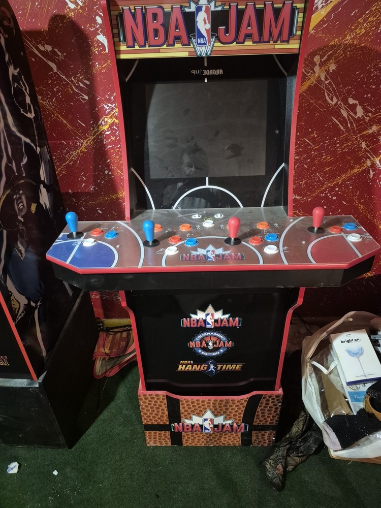 Arcade 1up NBA Jam player  With Riser