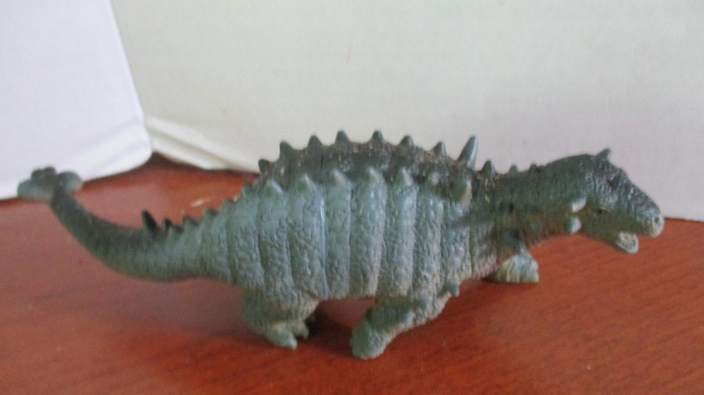 PINACOSAURUS Gray Prehistoric Dinosaur Figure