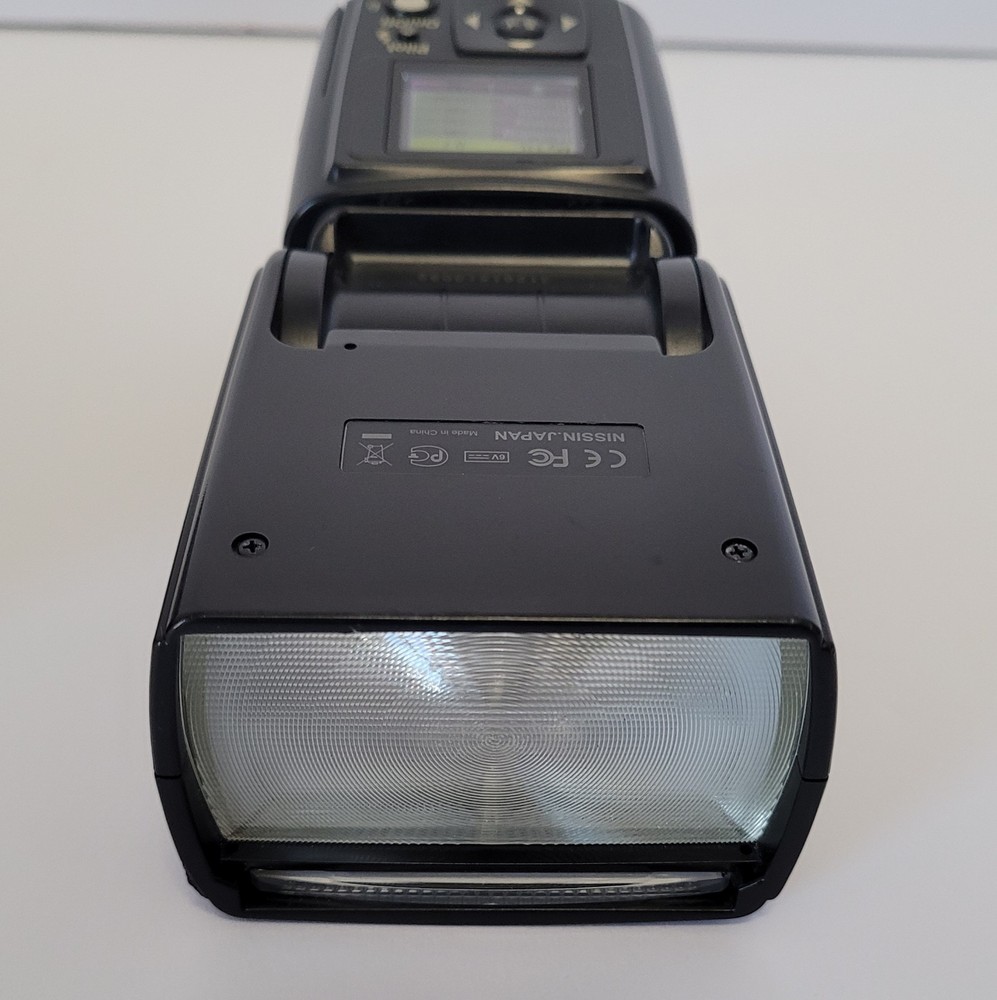 Nissin Di866 Mark II Camera Flash And Case