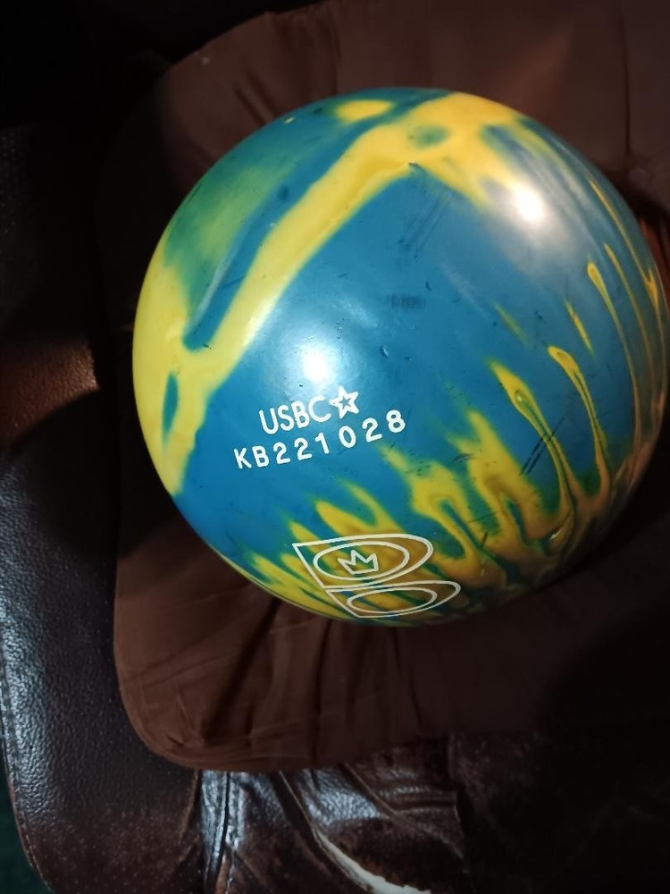 14.8 lb Brunswick Python Bowling Ball - drilled for right - in good condition