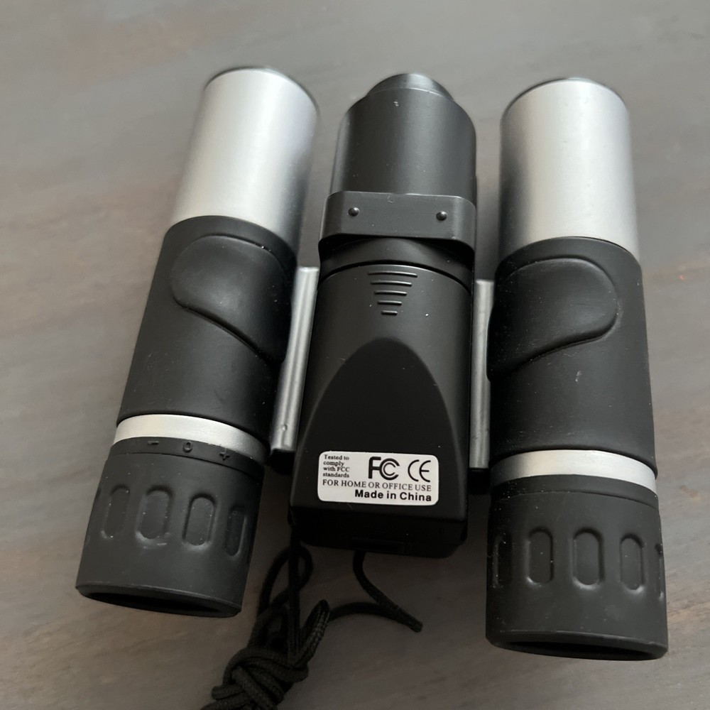 SHARK Digital Binoculars with Built-In Camera & LCD Screen – Tested - FREE SHIP!