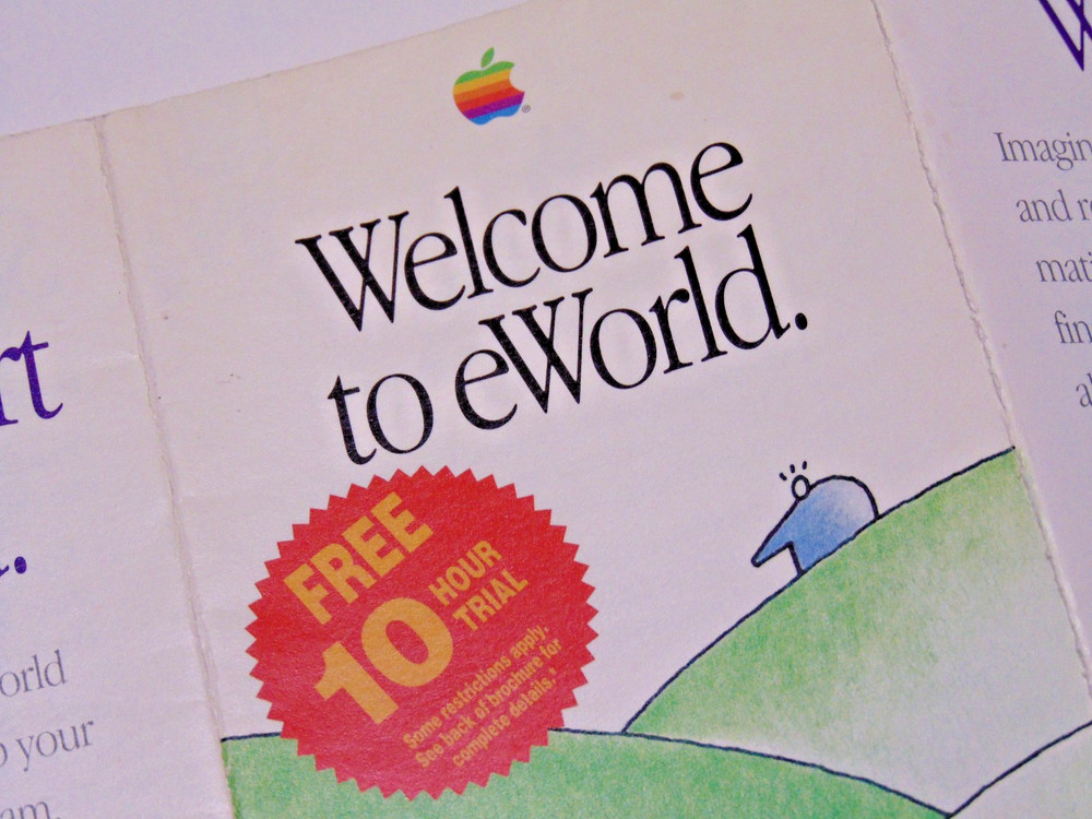 MAC Computer Apple eWORLD Community 1995 Retro Vintage Computing Brochure