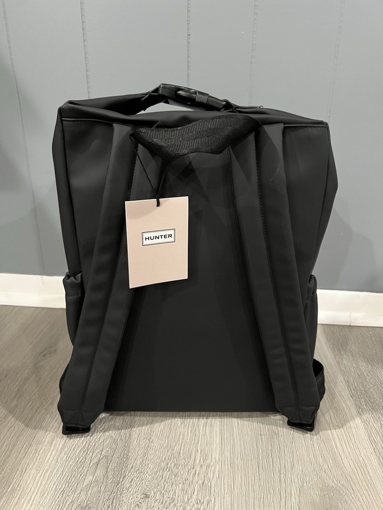 HUNTER Top Clip Backpack Smooth Black with Red Zipper