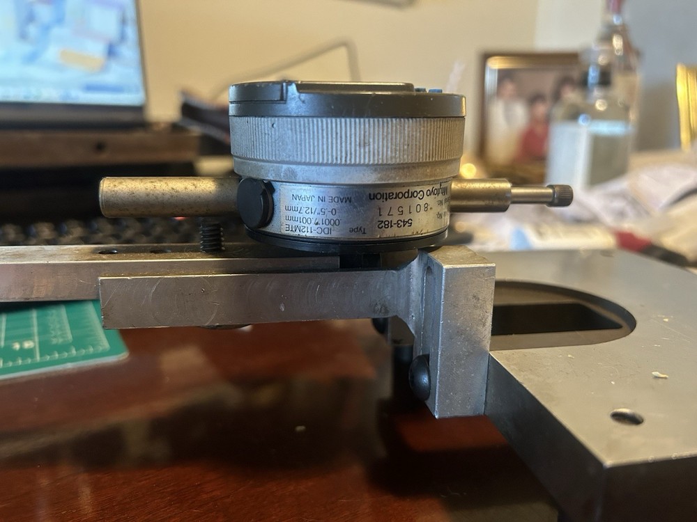 mitutoyo digital indicator 543-182 Plus Stand