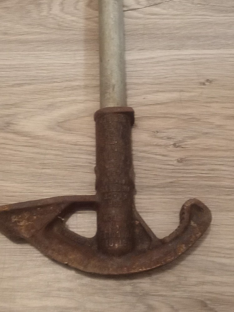 Pipe/Conduit Bender with Metal Handle