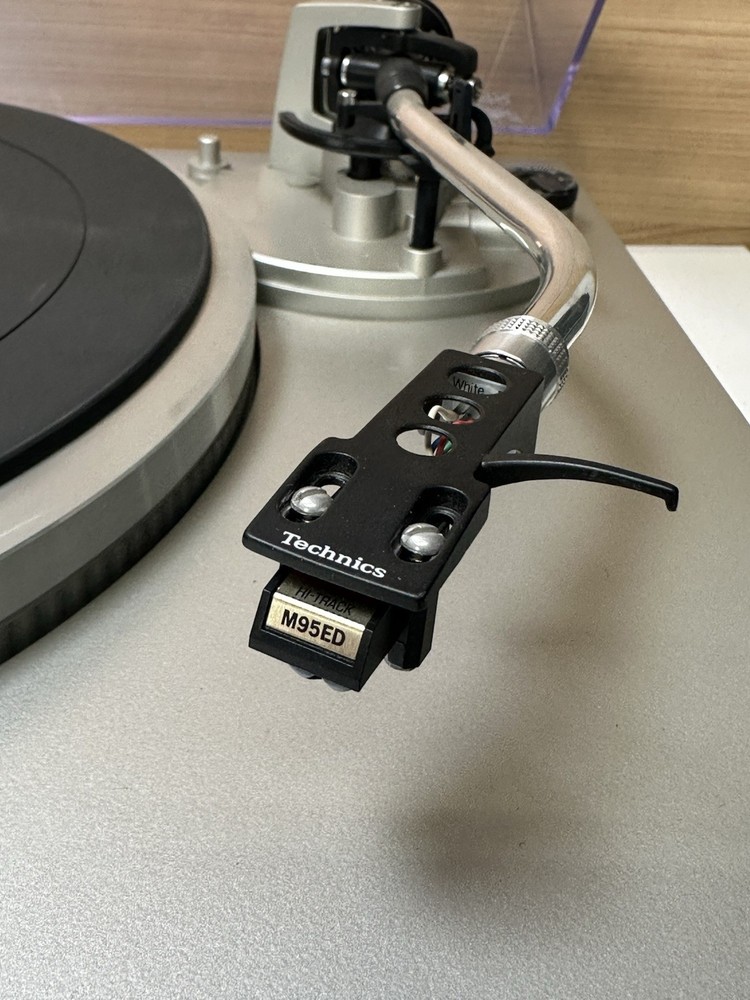 Technics SL-Q2 Direct Drive Turntable (no Needle Please Read)