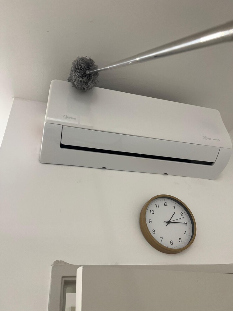 Long Microfiber Duster with Bendable Head and Washable