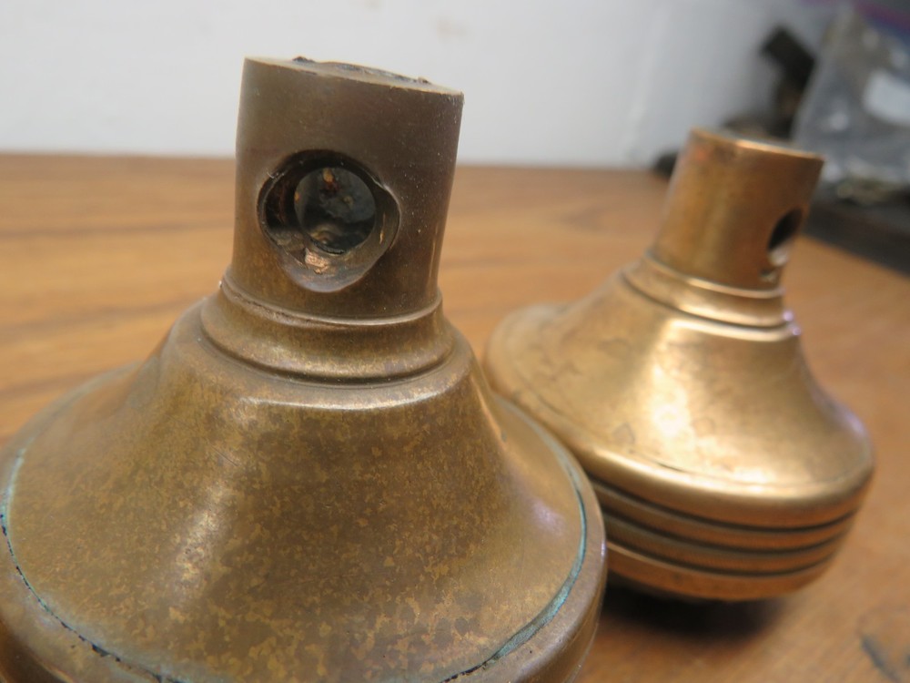 3 OLDDOOR KNOBS & ESCUTCHEON