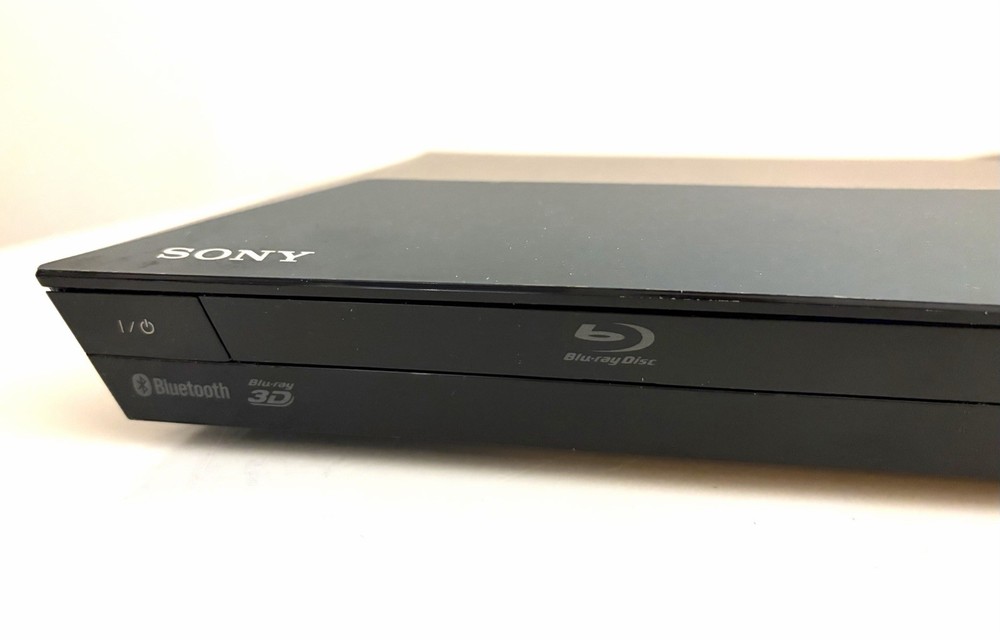 Sony Blu Ray 3D Receiver Player BDV-E2100 & Remote