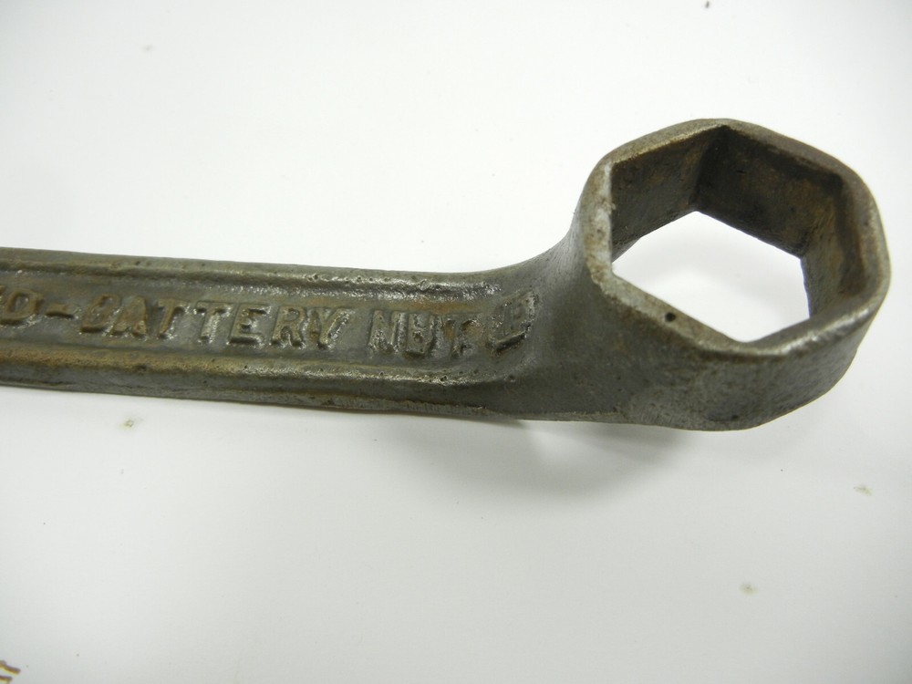 CYLINDER STUD BATTERY NUT SPARK PLUG - #90257 wrench H002