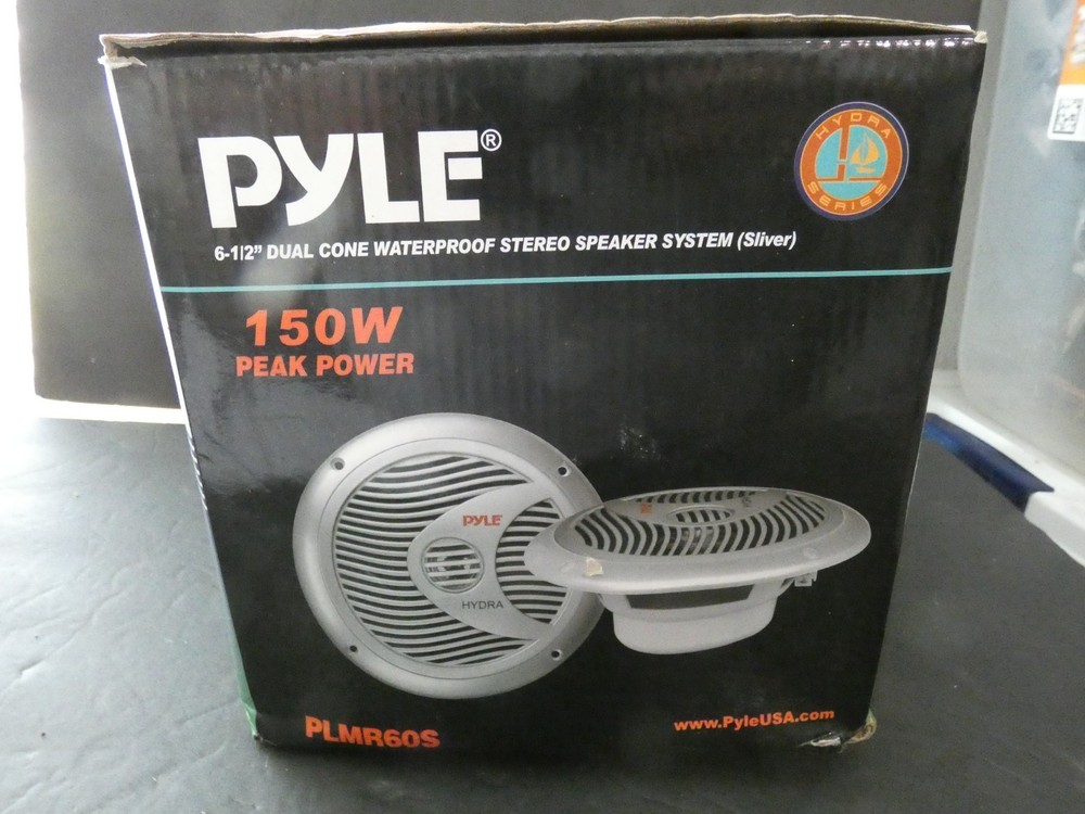 PAIR PYLE 150W SPEAKERS PLMR60W